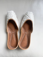 Load image into Gallery viewer, WHITE PEARL WORK JUTTIES