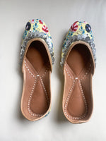 Load image into Gallery viewer, YELLOW COIN WORK JUTTIES