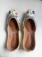 Load image into Gallery viewer, YELLOW COIN WORK JUTTIES