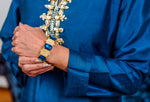 Load image into Gallery viewer, Delicate Golden Bracelet with Blue Emeralds
